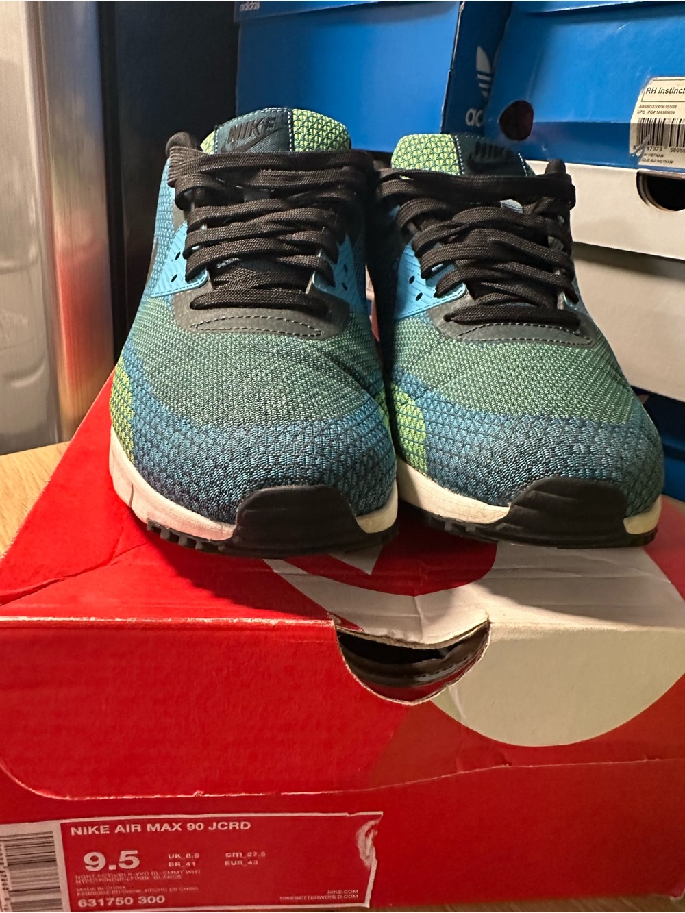 Nike Men’s Blue and Green Knit Sneakers